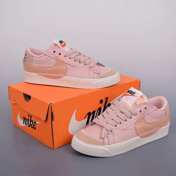 Nike Blazer Low '77 Jumbo Sneaker Pink - Picture 1 of 9